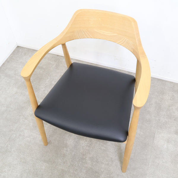 関家具のアームチェア