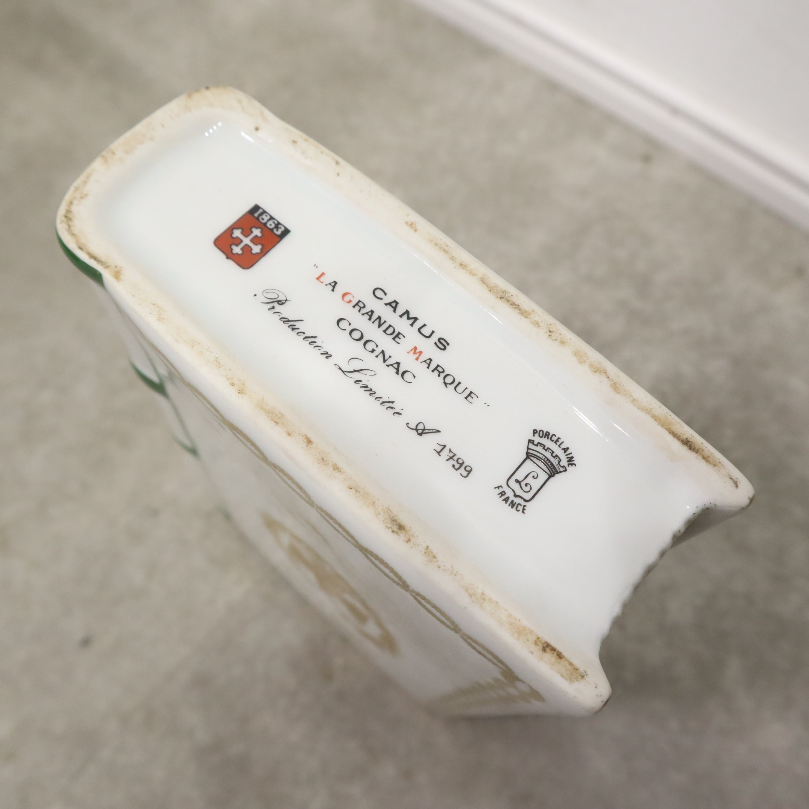 E-壁カミュ ナポレオン ブック 白 陶器ボトル 替え栓付き インテリア 置物 カミュ（CAMUS） ナポレオン ブックボトル – バナルオンラインショップ