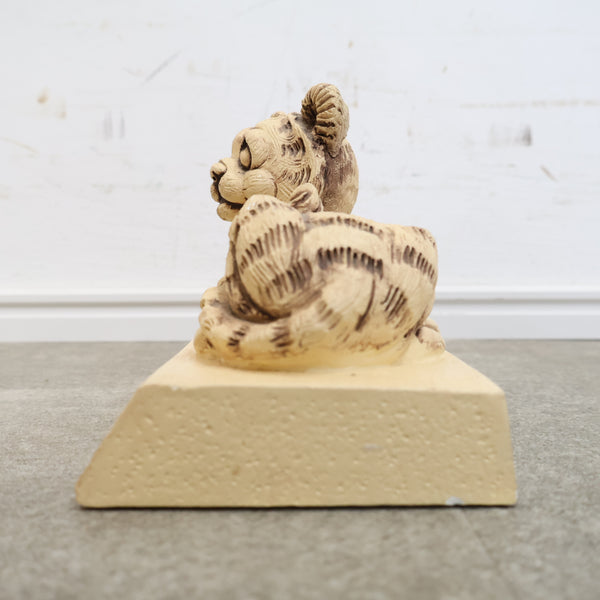 ヴィンテージのメッセージドール「タイガー」