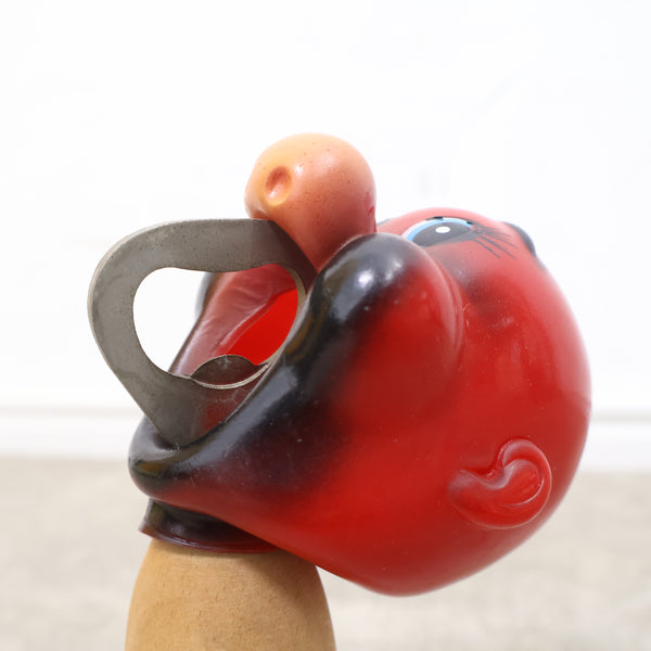 ユーモラスなキャラクターのボトルオープナー