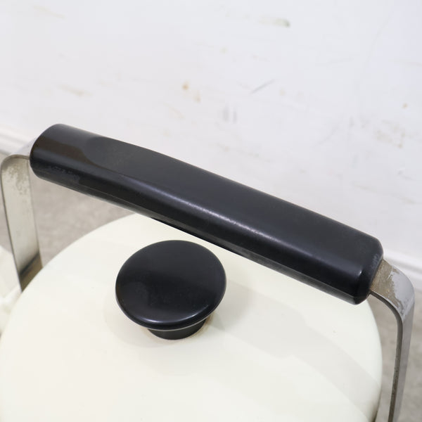 レトロなイラストのホーロー製ケトル