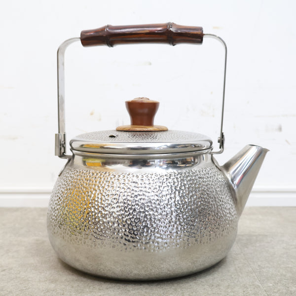 槌目模様のステンレス製ケトル