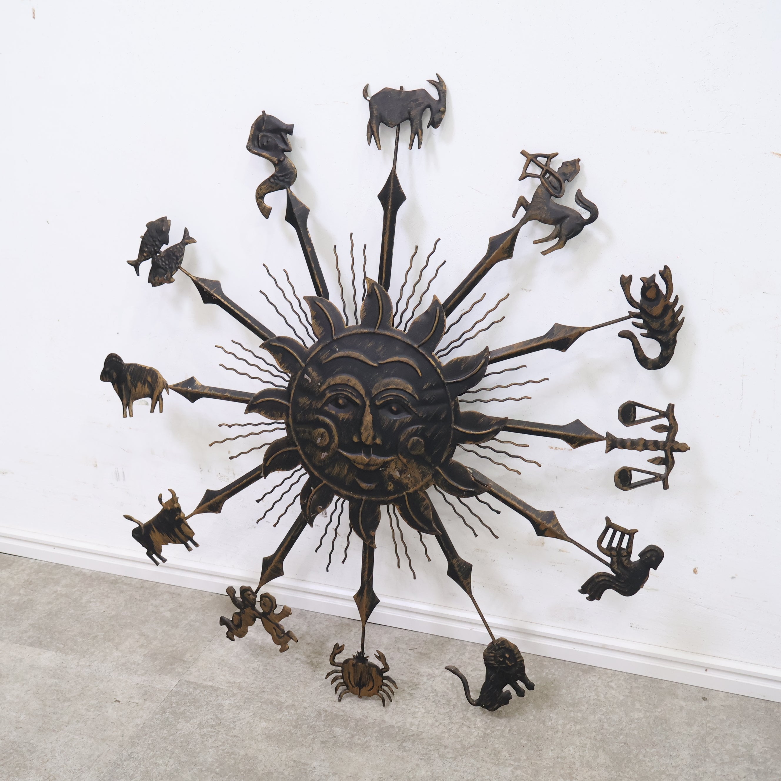 太陽と12星座の壁掛けオブジェ 真鍮製 – バナルオンラインショップ