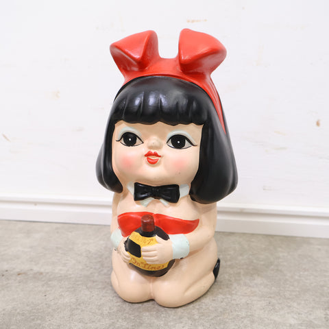 バニーガールの陶器製貯金箱