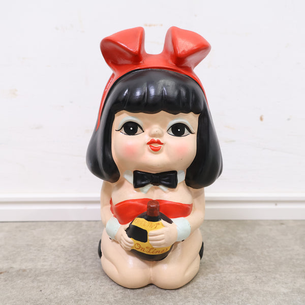 バニーガールの陶器製貯金箱