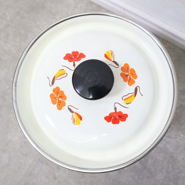 フタ付き小ぶりサイズのホーロー鍋 花柄レトロ