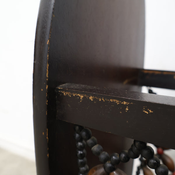 ビーズ装飾のマガジンラック