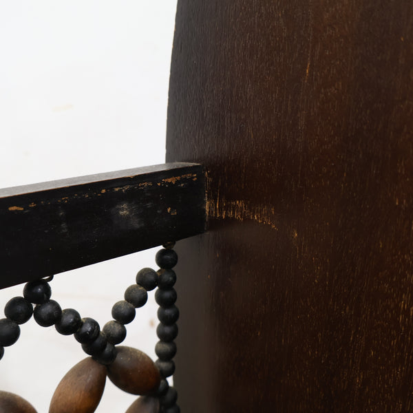 ビーズ装飾のマガジンラック