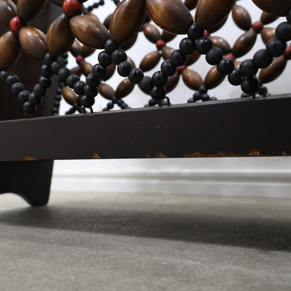 ビーズ装飾のマガジンラック