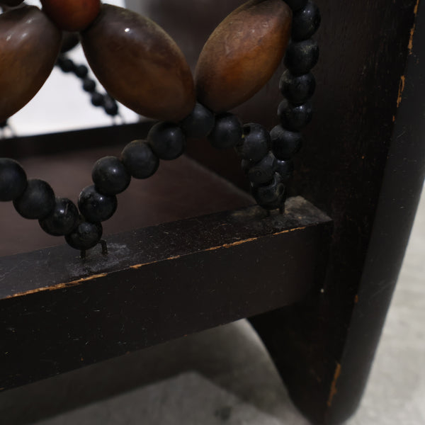 ビーズ装飾のマガジンラック