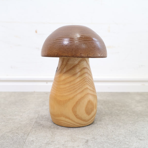 きのこモチーフの木製オブジェ