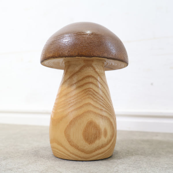 きのこモチーフの木製オブジェ