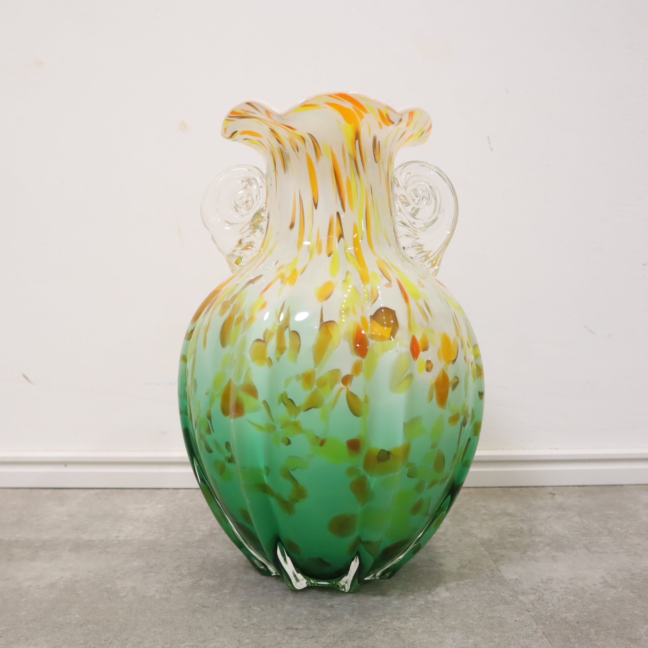 緑色のマーブル模様 ガラス花瓶 緑色のマーブル模様 ガラス花瓶 緑色のマーブル模様 ガラス花瓶
