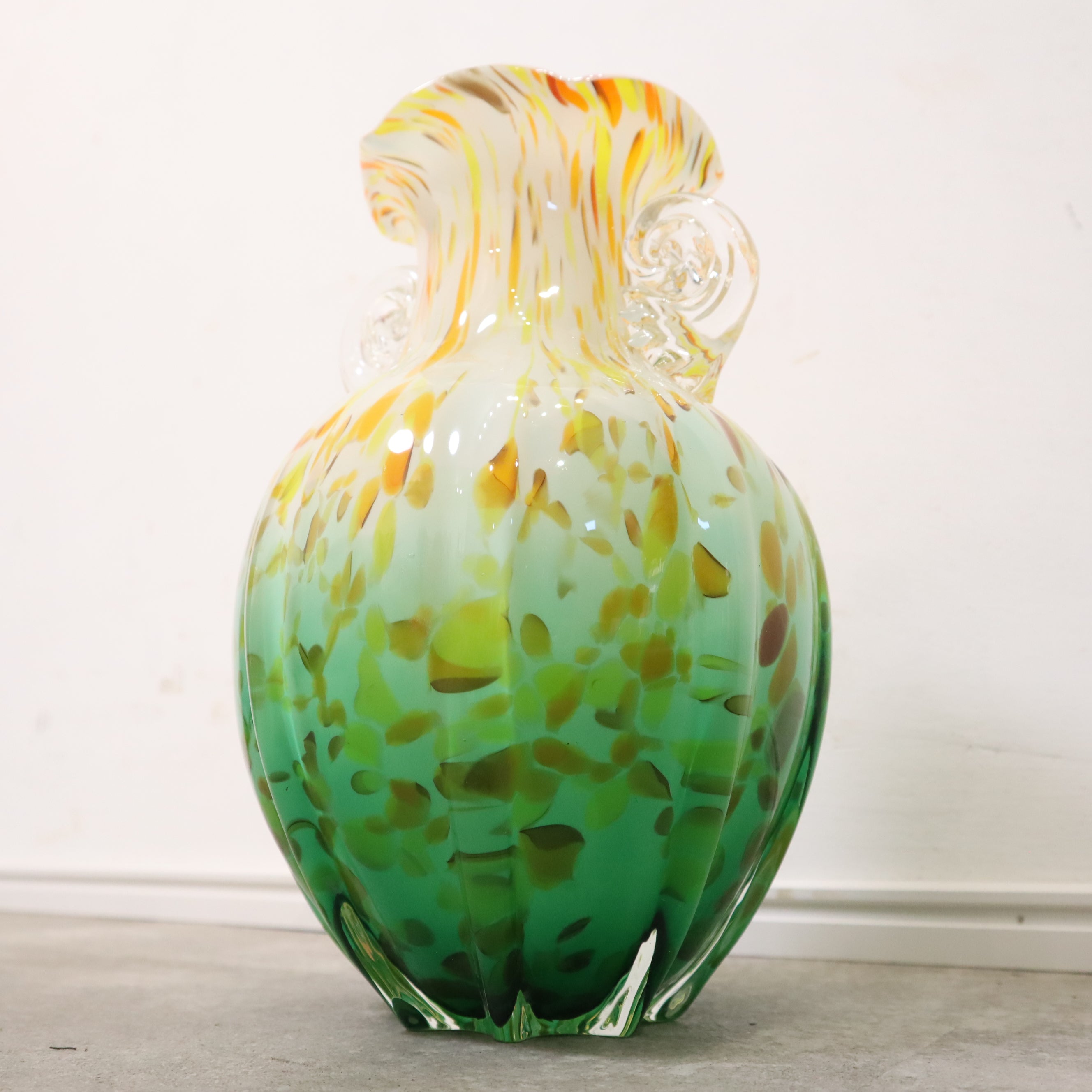 マーブル模様が華やかな手作り花瓶・フラワーベース/カメイ