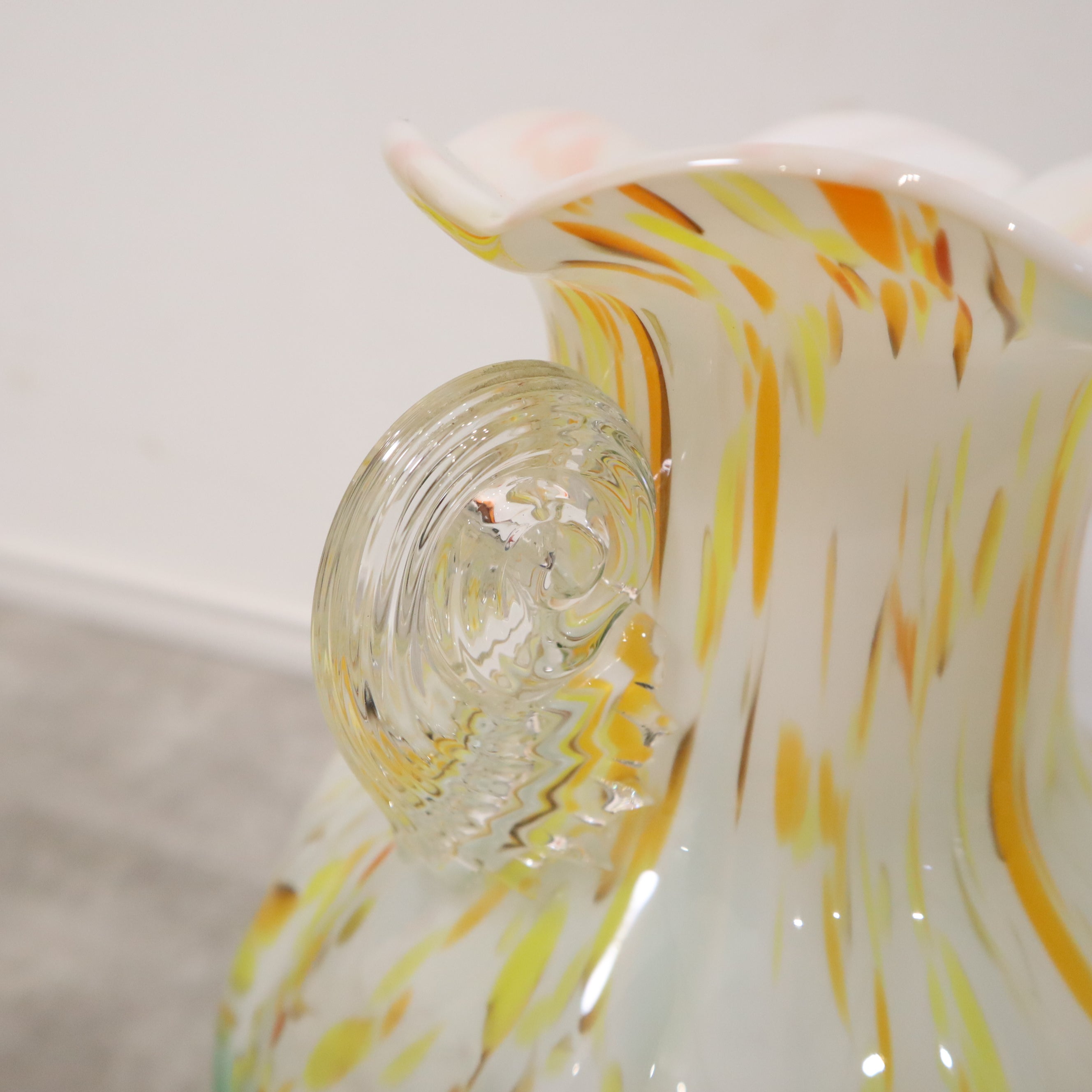 マーブル模様が華やかな手作り花瓶・フラワーベース/カメイガラス