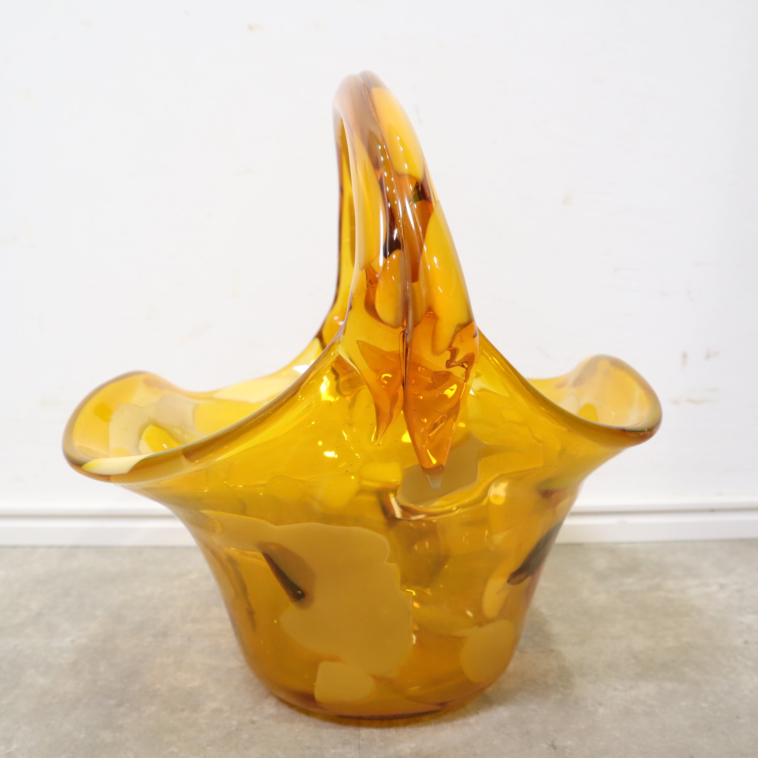 マルティグラス　ブラッドレッド　花器　花瓶　壺 Yahoo!オークション -「マルティグラス 花瓶」の落札相場・落札価格