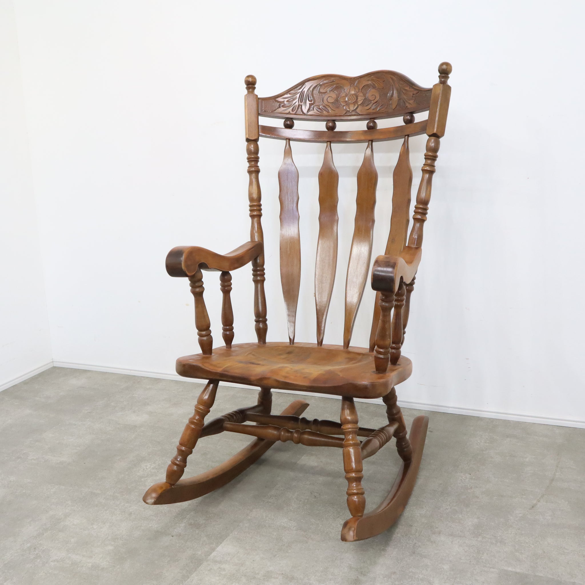 Shin Leeシンリーの大きめなロッキングチェア・揺り椅子 – BANULの通販 