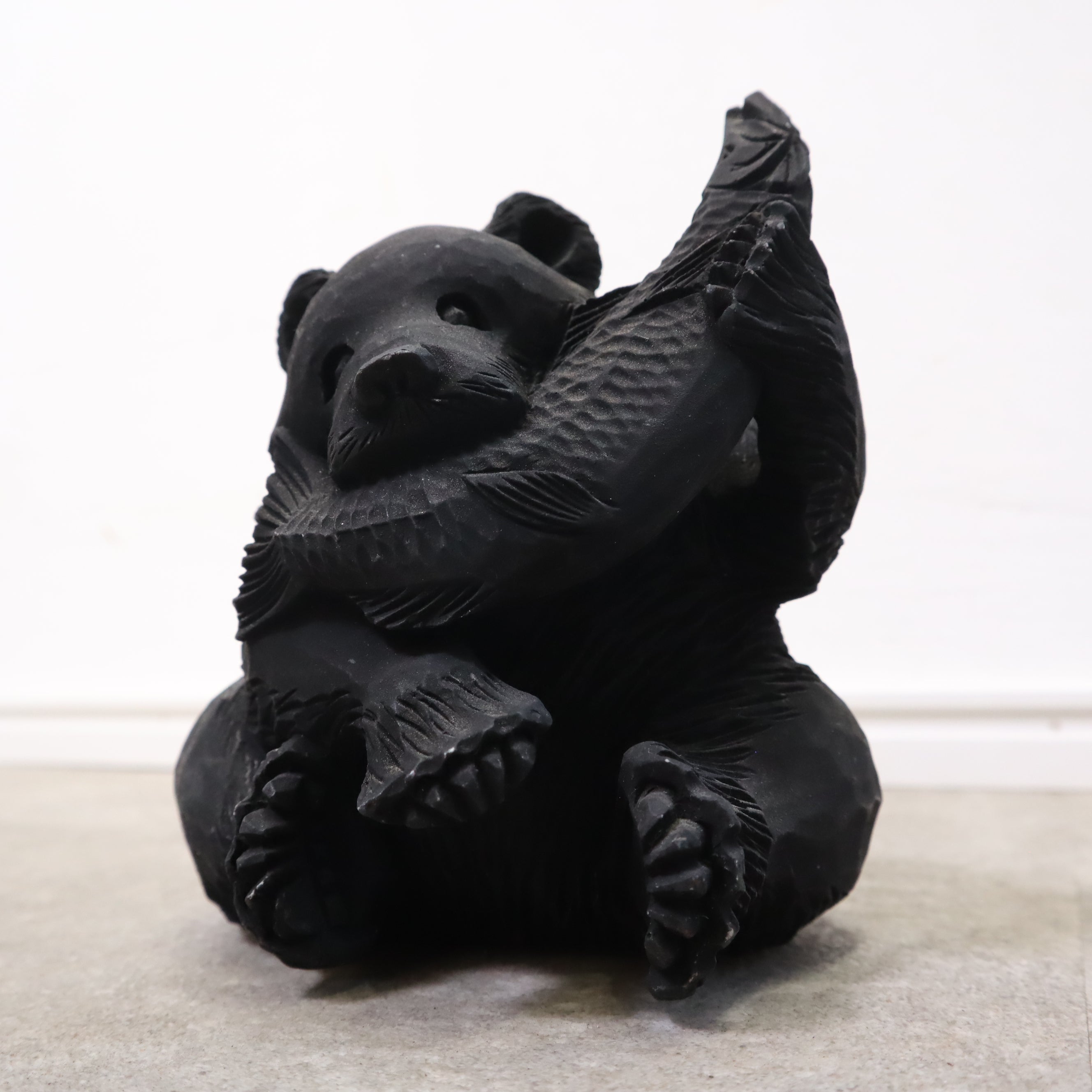 手乗りサイズの木彫りの熊 – バナルオンラインショップ（BANUL）の通販