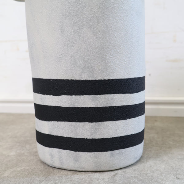 ALEX HOME DECOR「モダンストライプハンドルベース」フラワーベース