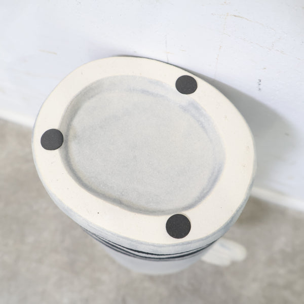 ALEX HOME DECOR「モダンストライプハンドルベース」フラワーベース
