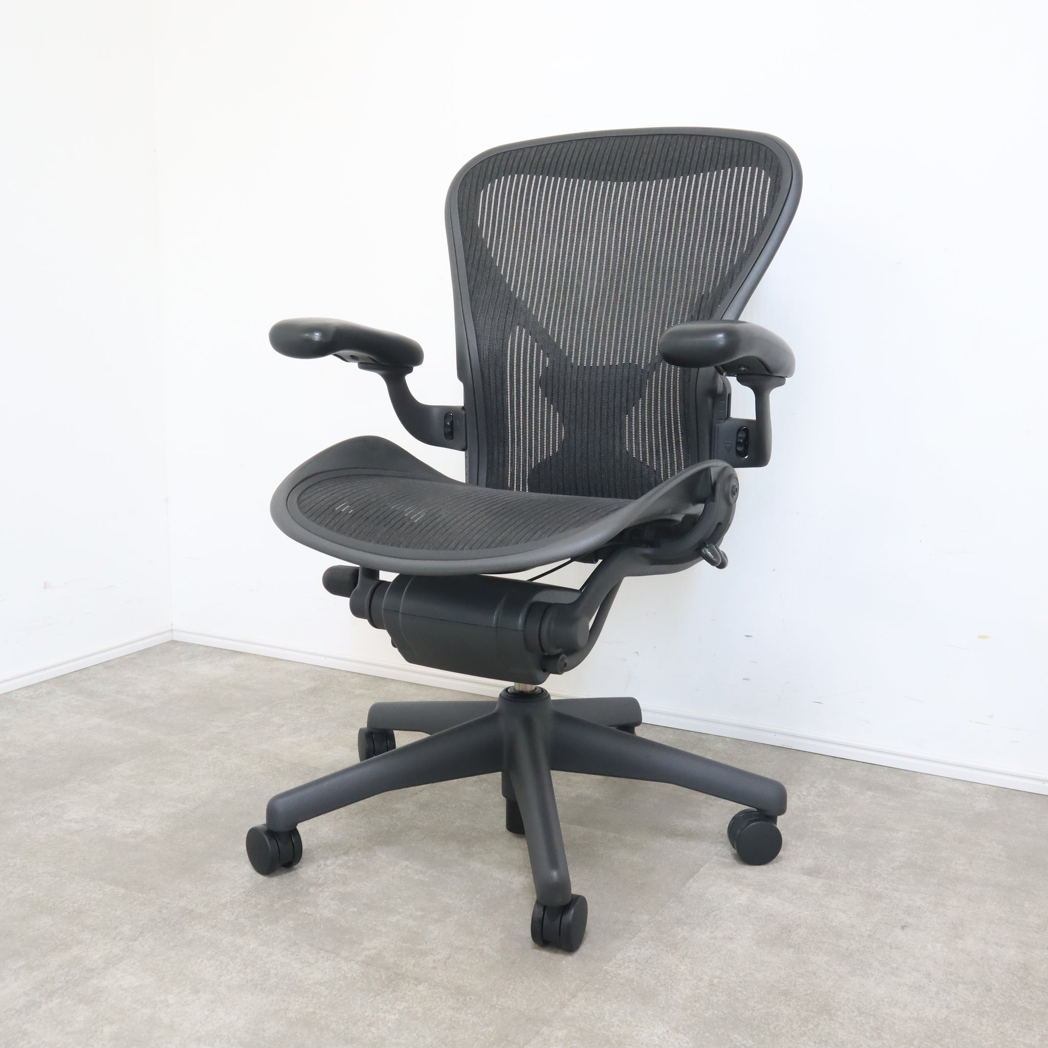 Herman Miller ハーマンミラー アーロンチェア フル装備 Bサイズ/AE123AWB