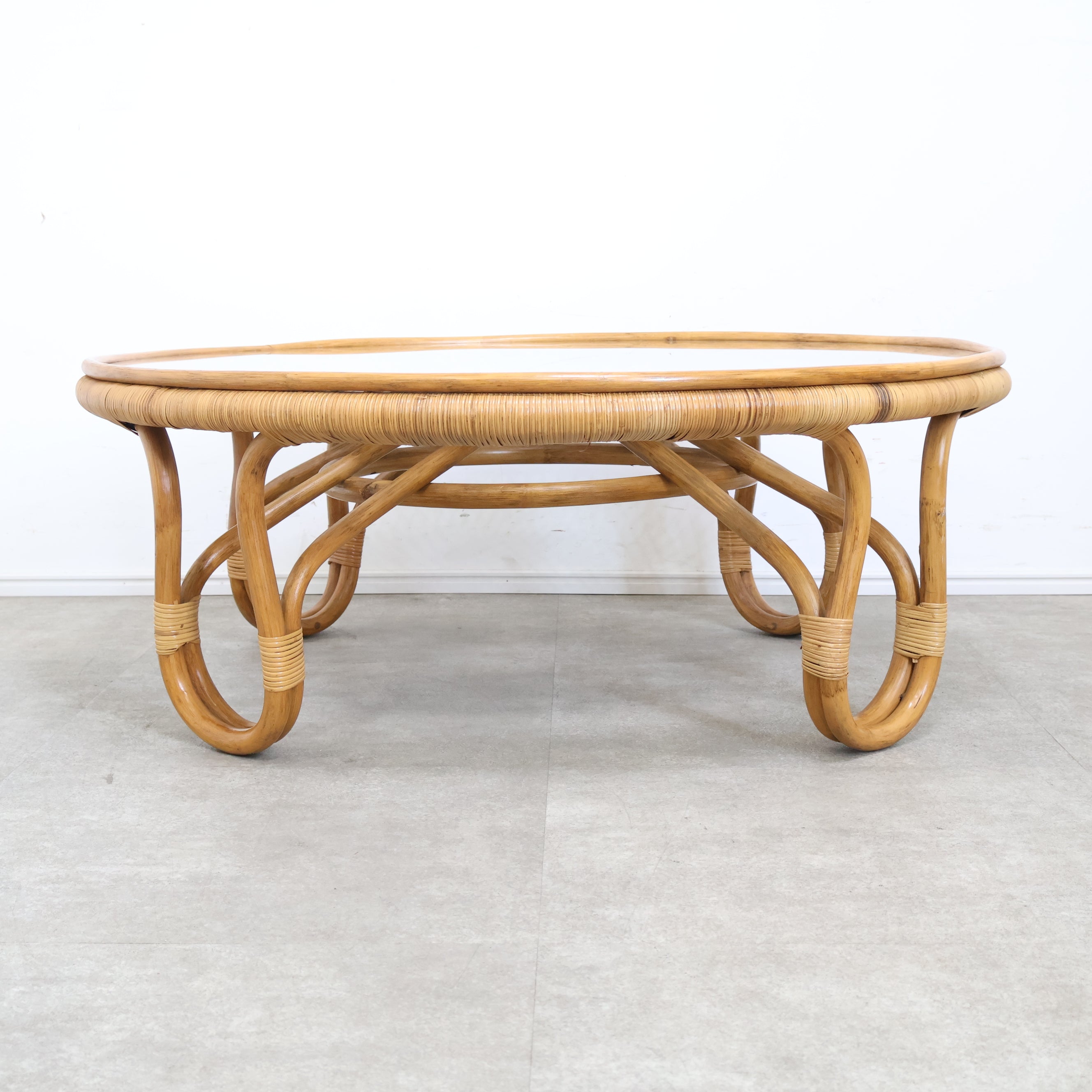 ラタンのまるいガラステーブル – バナルオンラインショップ（BANUL）の