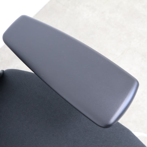Herman Miller エンボディチェア Embody オフィスチェア（ホワイト）