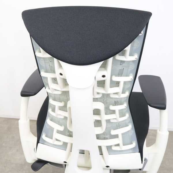 Herman Miller エンボディチェア Embody オフィスチェア（ホワイト）