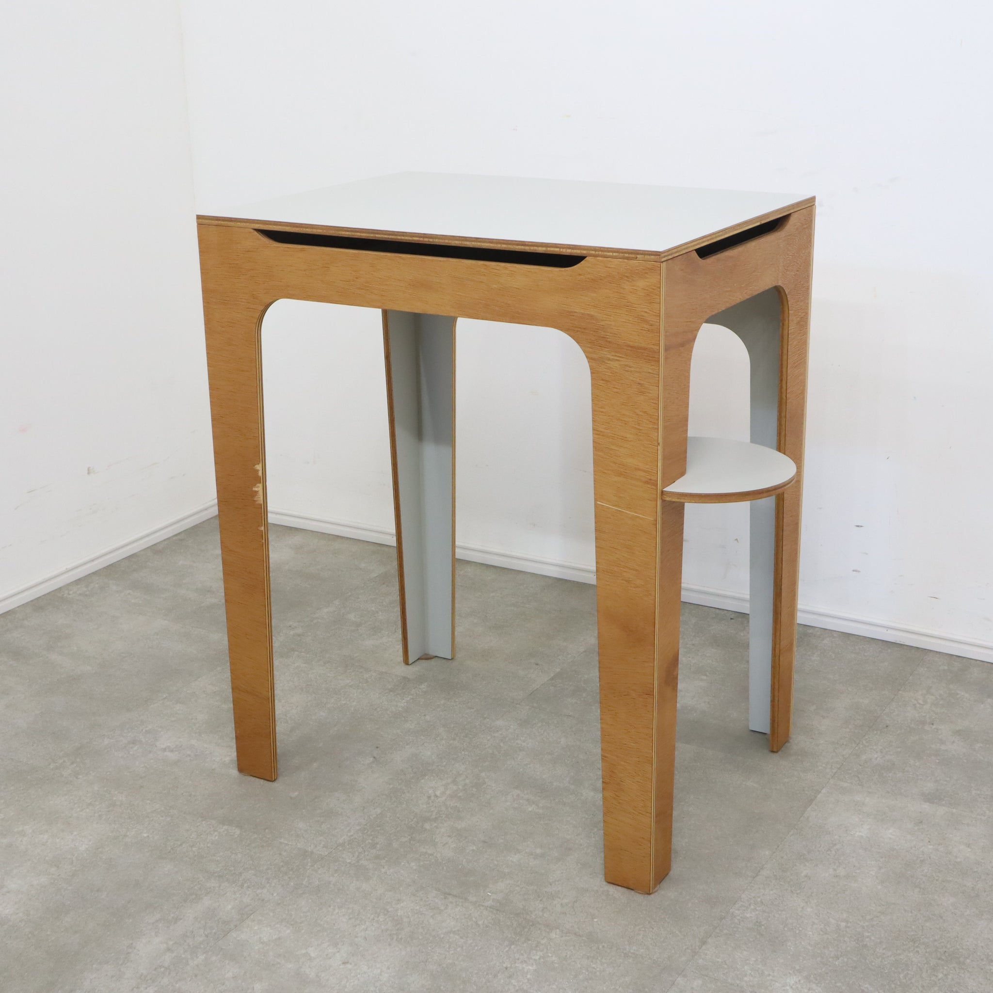 伊千呂 イチロ ilo イーロ Schola Desk スコラデスク