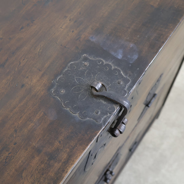 李朝のアンティーク箪笥