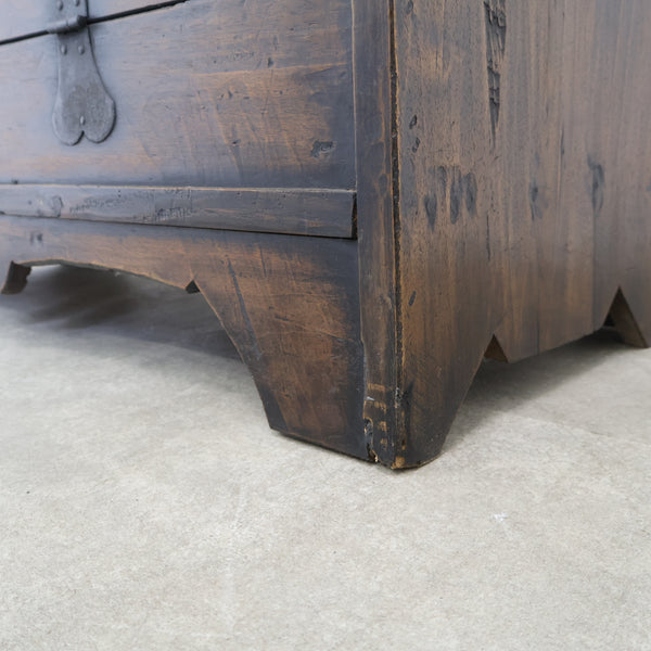 李朝のアンティーク箪笥