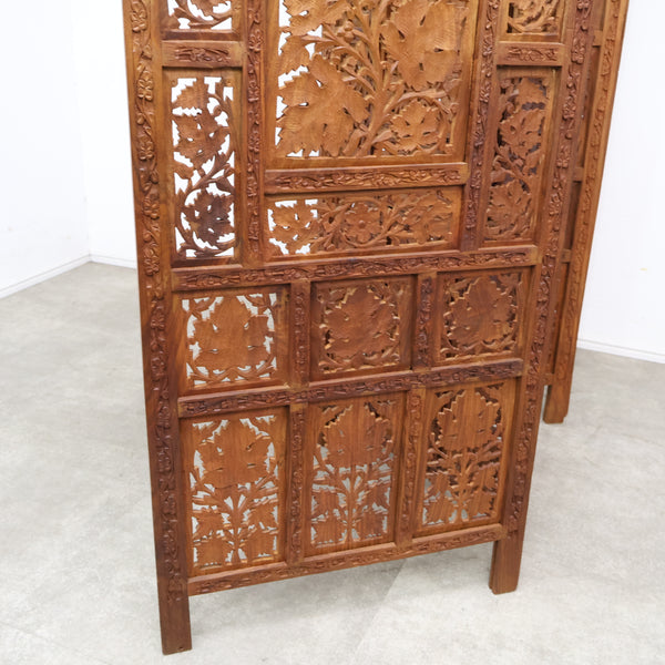 シーシャムウッド製の透かし彫りパーテーション