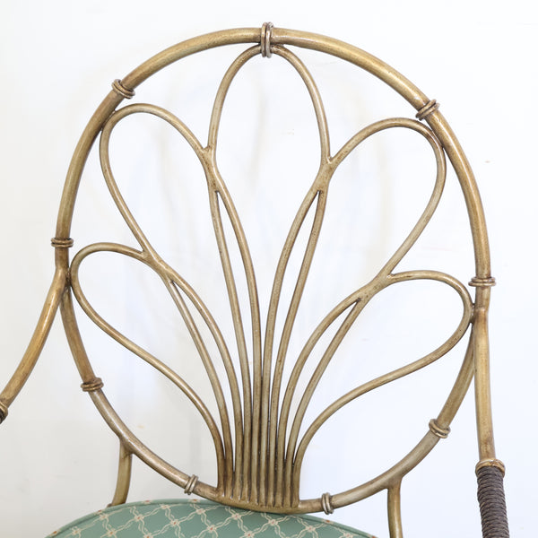 アイアンのエレガントなアームチェア No.1