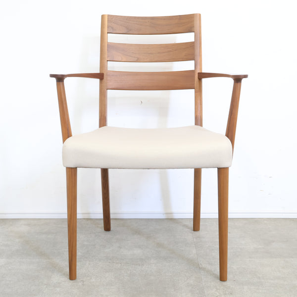 カリモク家具 CT6160シリーズのアームチェア