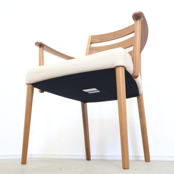 カリモク家具 CT6160シリーズのアームチェア