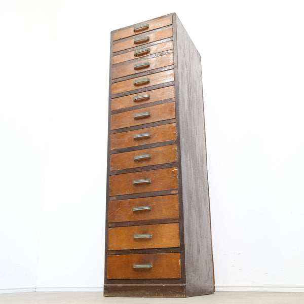 味わい深い13杯小引き出し・抽斗