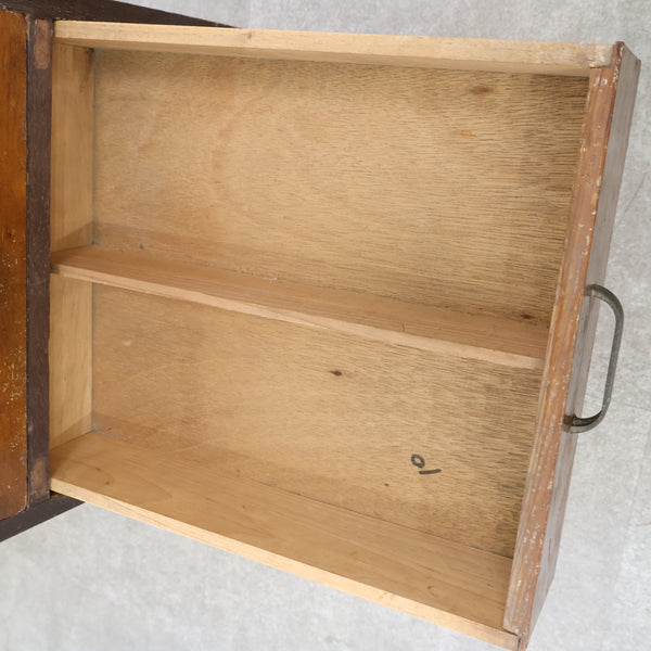 味わい深い13杯小引き出し・抽斗