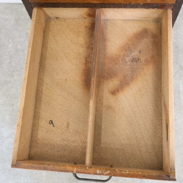 味わい深い13杯小引き出し・抽斗