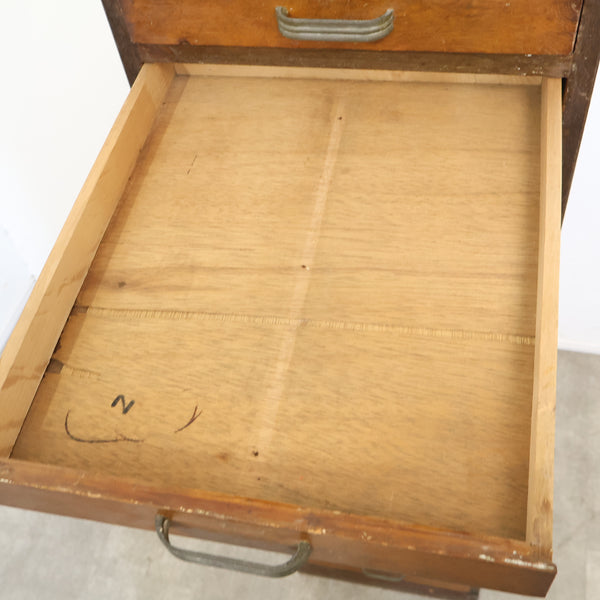 味わい深い13杯小引き出し・抽斗