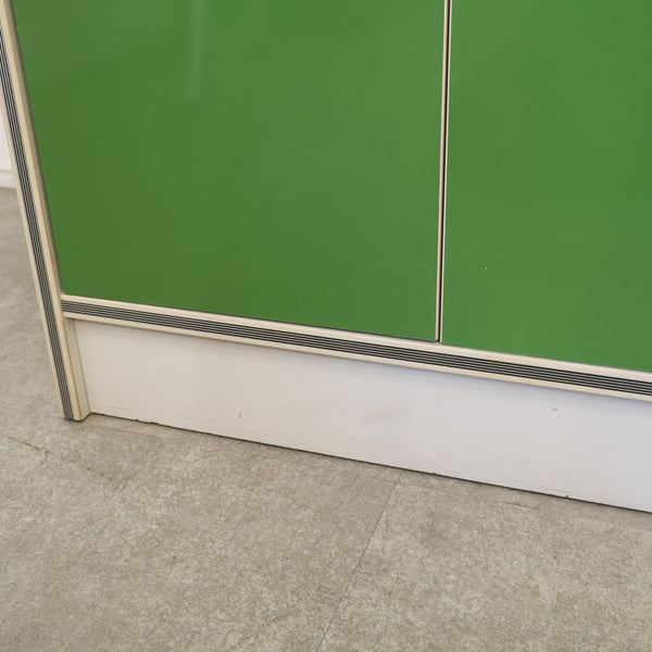 レトログリーンの収納棚・キャビネット