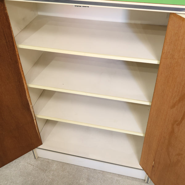 レトログリーンの収納棚・キャビネット