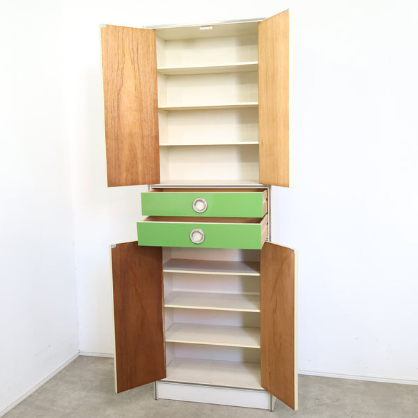 レトログリーンの収納棚・キャビネット