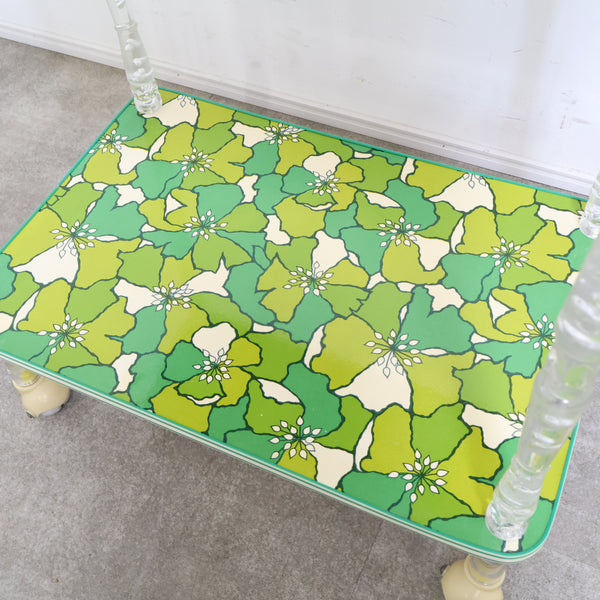 花がらグリーンのキッチンワゴン