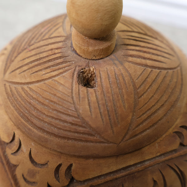 木彫りの小物入れ（香合）