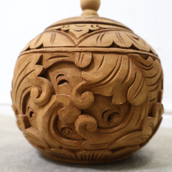 木彫りの小物入れ（香合）