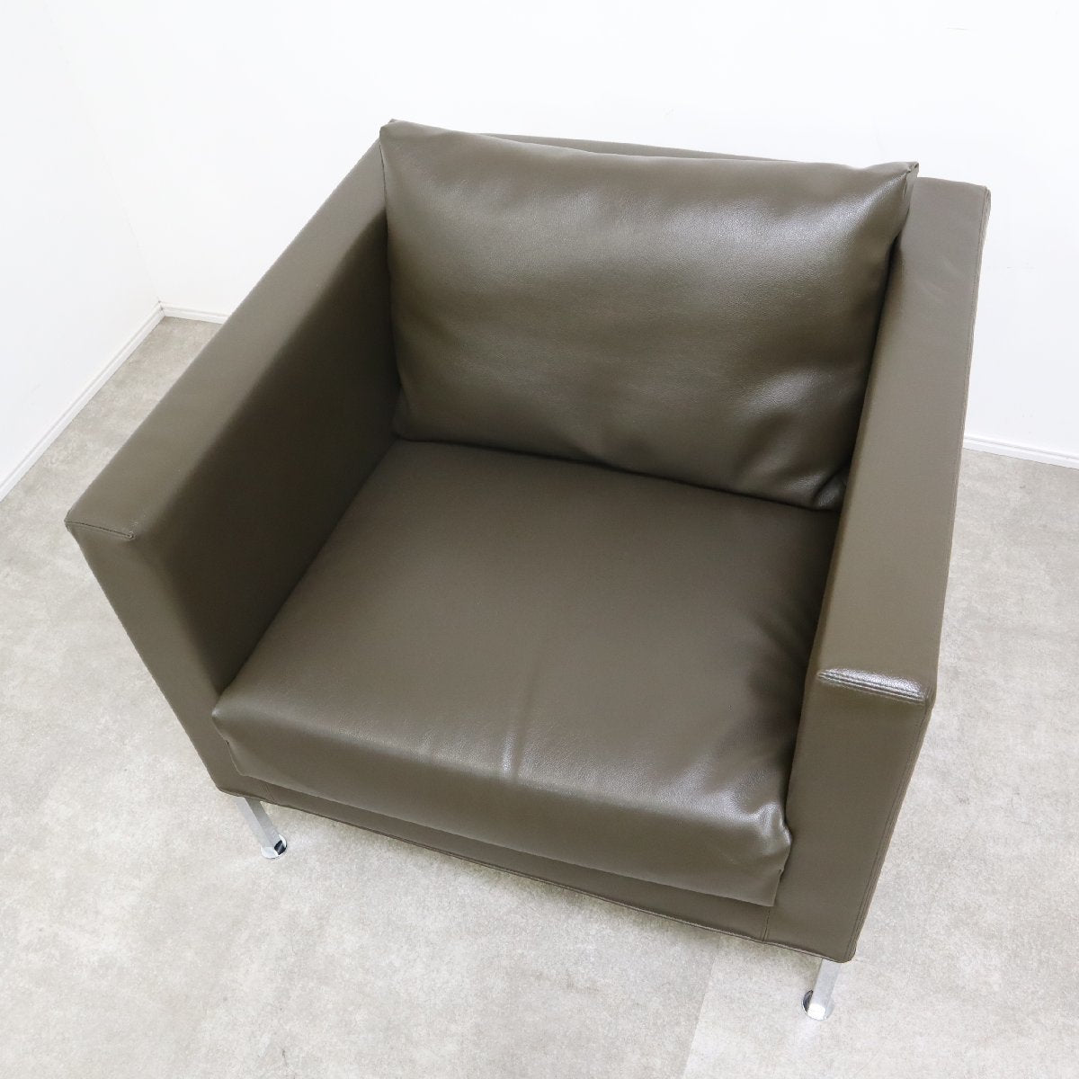 【高級】Cassina ixc. カッシーナイクスシー　BOX スモールソファ 高級ブランドCassina ixc.(カッシーナ イクスシー)のBOX small