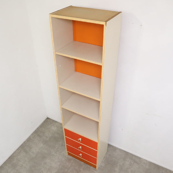 ビビットオレンジのレトロポップなキャビネット・本棚