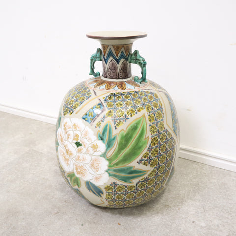 カラフル絵柄な九谷焼の花瓶