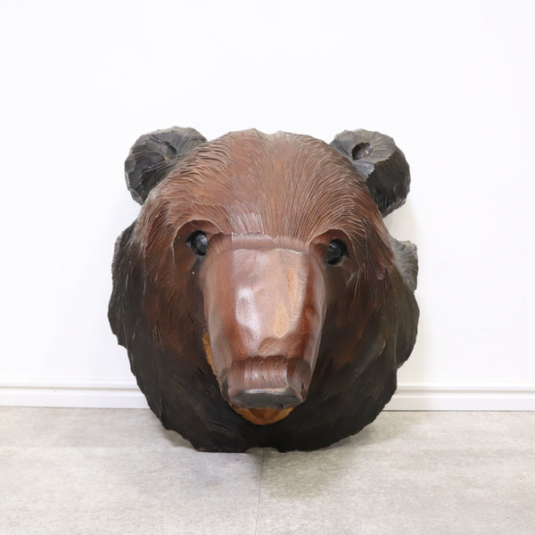 迫力満点！壁掛けできる熊の木彫り