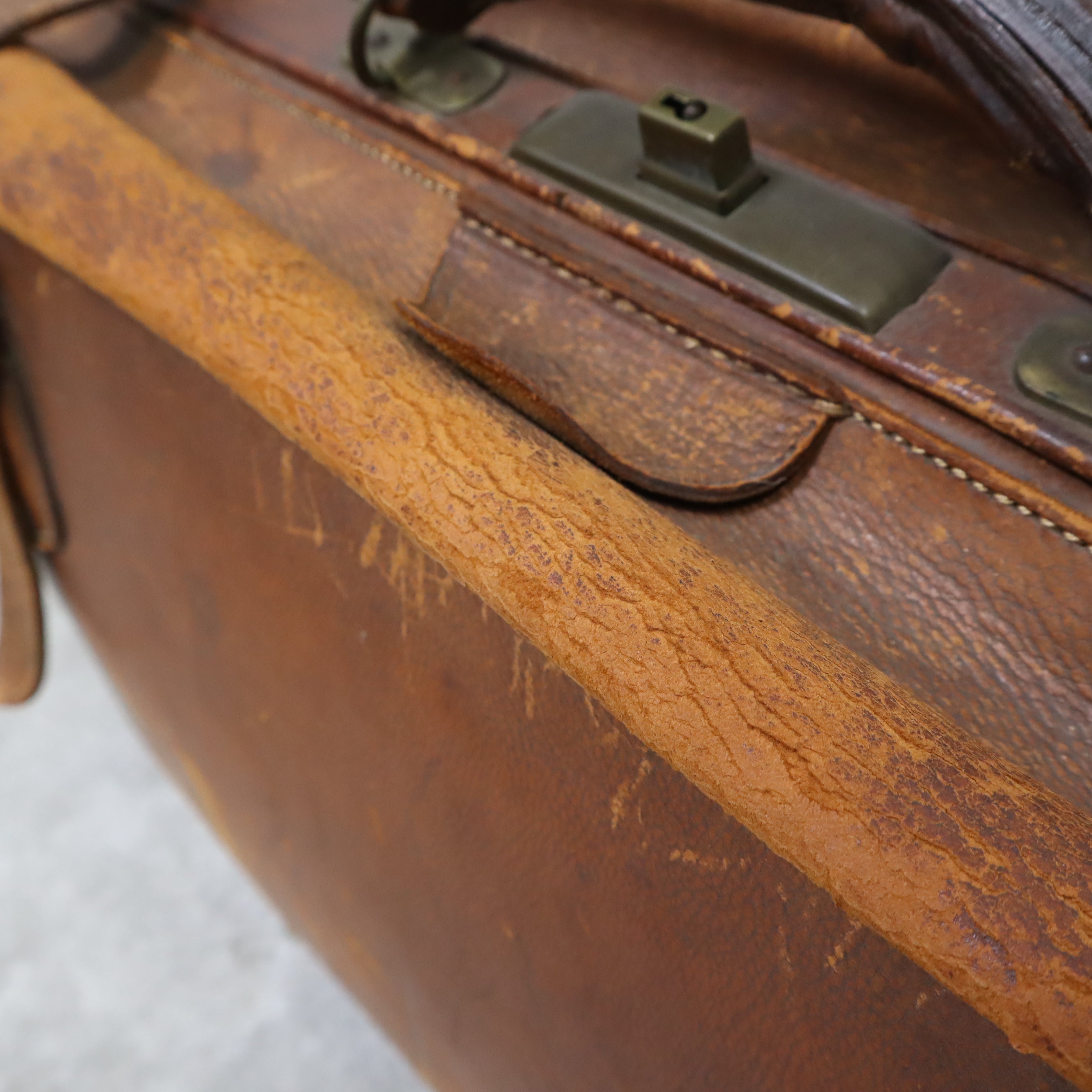 雰囲気最高！ヴィンテージ 本革トランクケース/ボストンバッグ